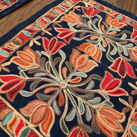 Table Runner Hand Embroidered - Picture 2 of 2